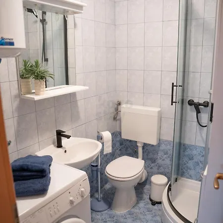 Апартаменты Mandrina With Terrace Pag,